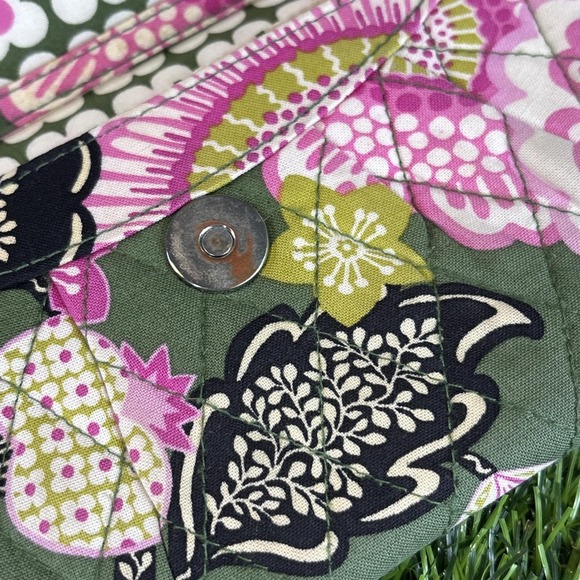Vera Bradley Quilted Wallet Zip Organizer Green Pink Floral Cotton - Picture 7 of 10